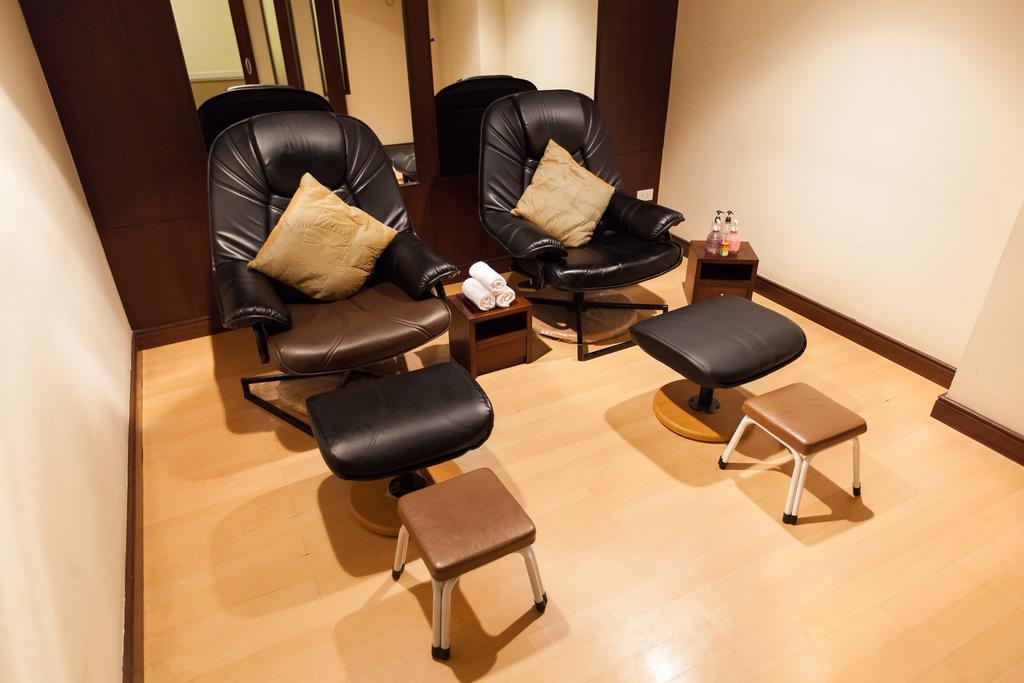New Season Square Hotel Хатъяй Экстерьер фото