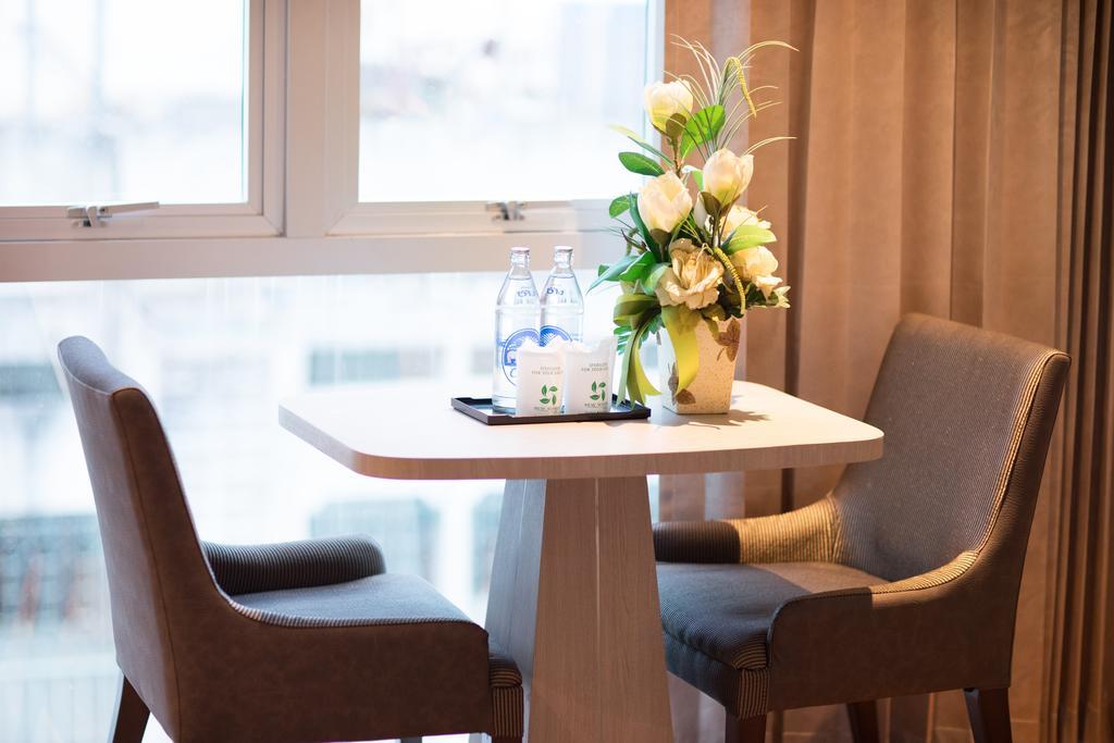 New Season Square Hotel Хатъяй Экстерьер фото