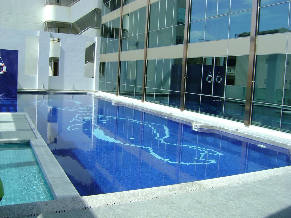 New Season Square Hotel Хатъяй Экстерьер фото