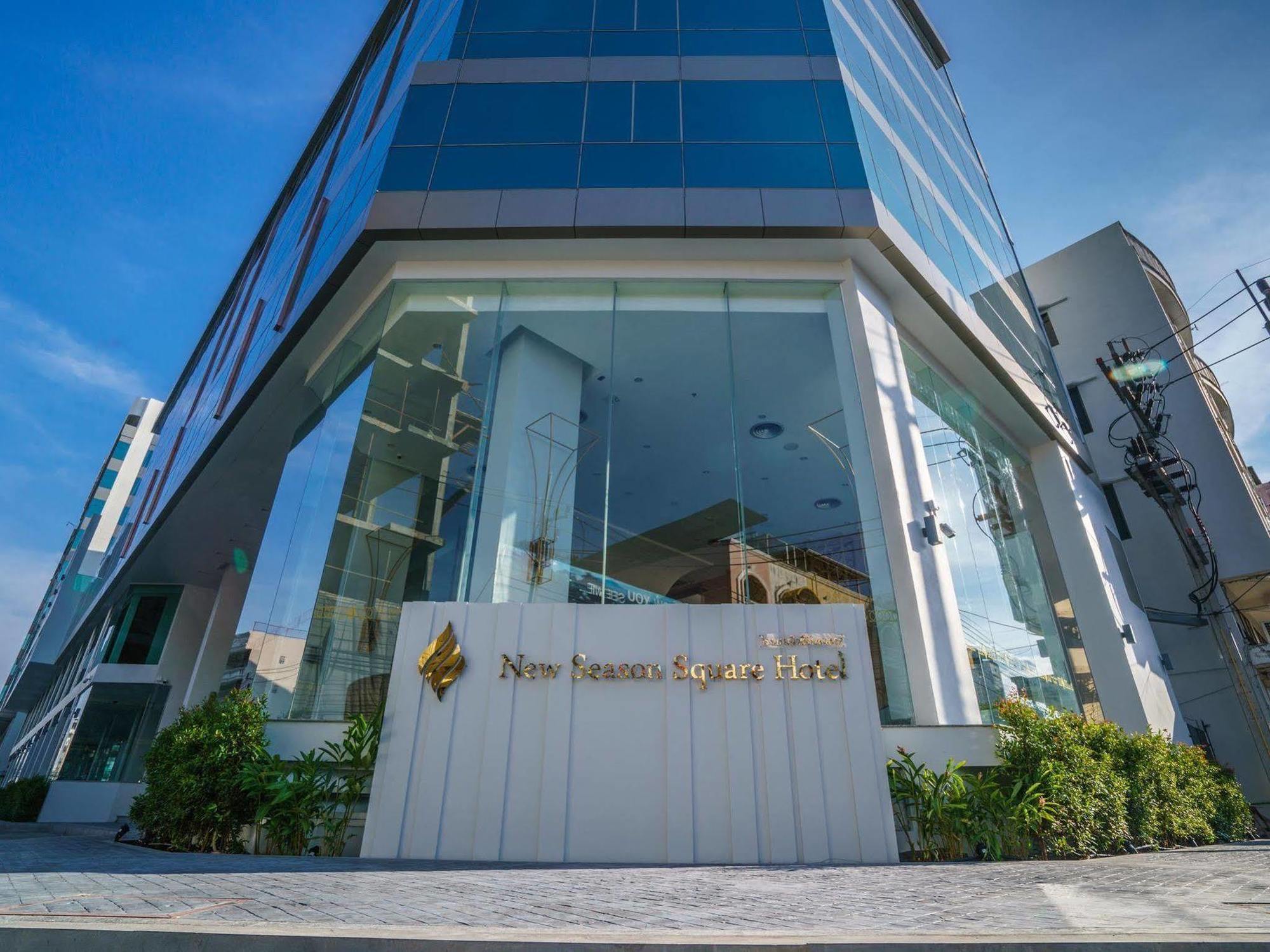 New Season Square Hotel Хатъяй Экстерьер фото
