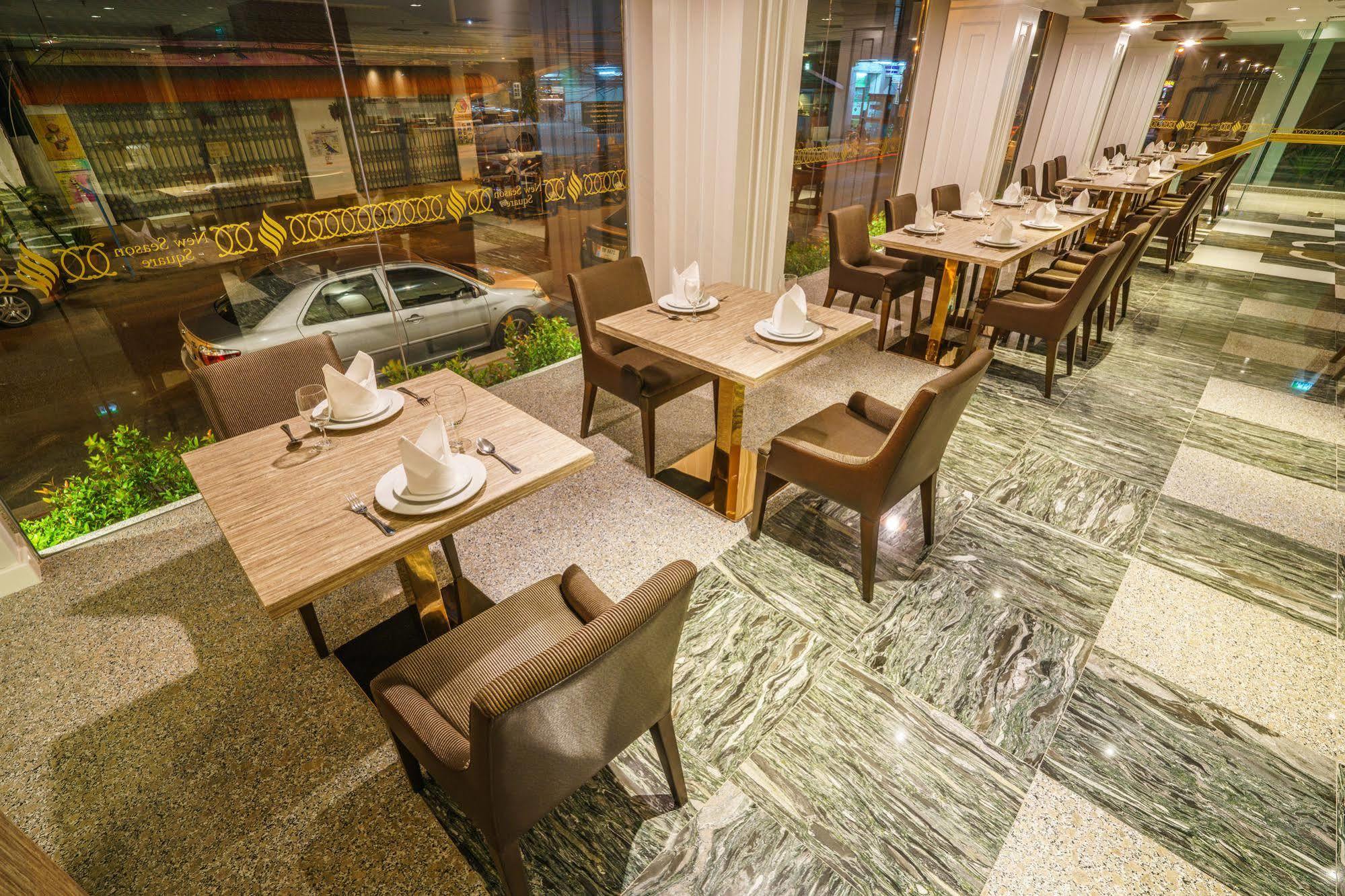 New Season Square Hotel Хатъяй Экстерьер фото