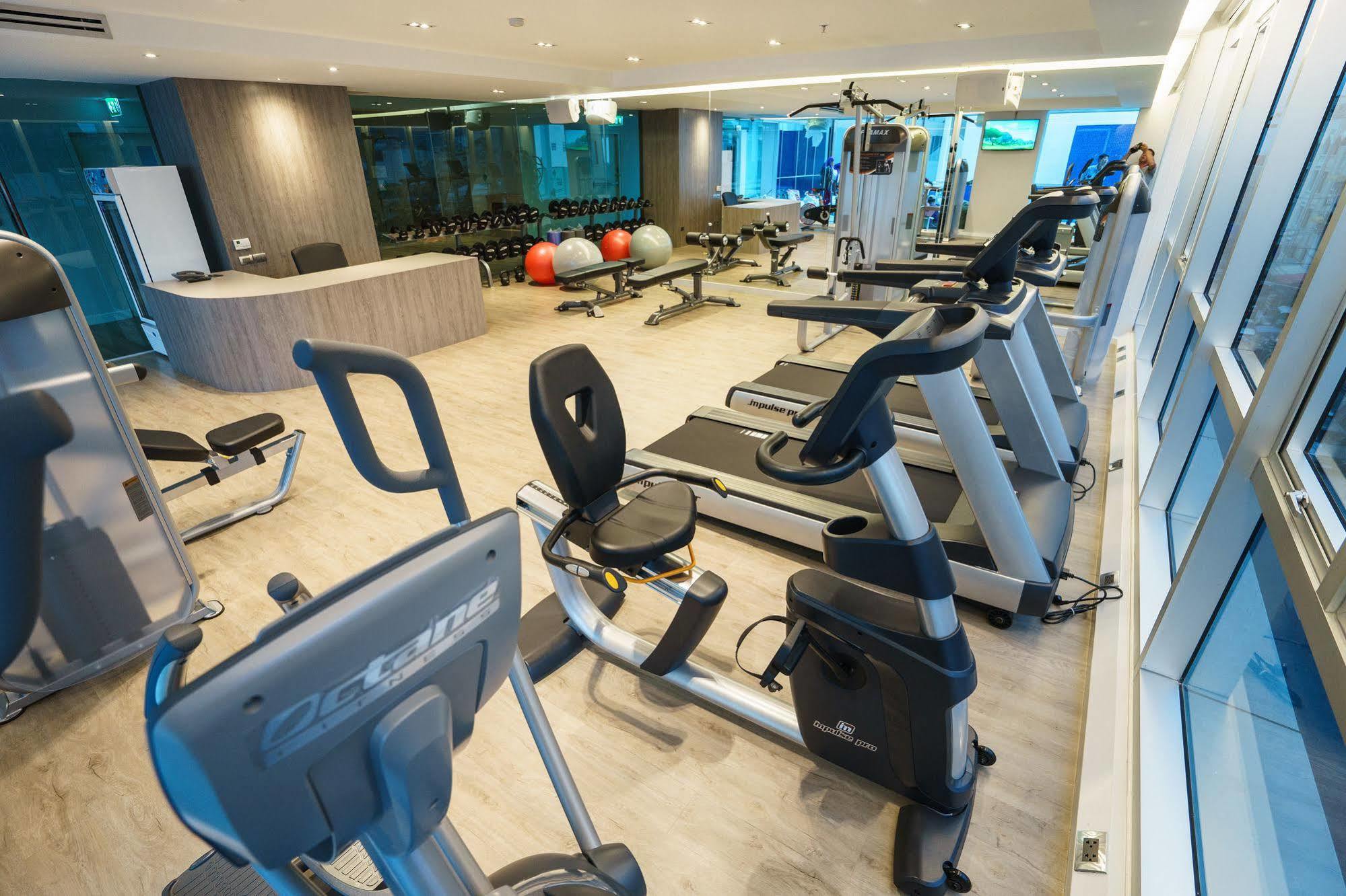 New Season Square Hotel Хатъяй Экстерьер фото
