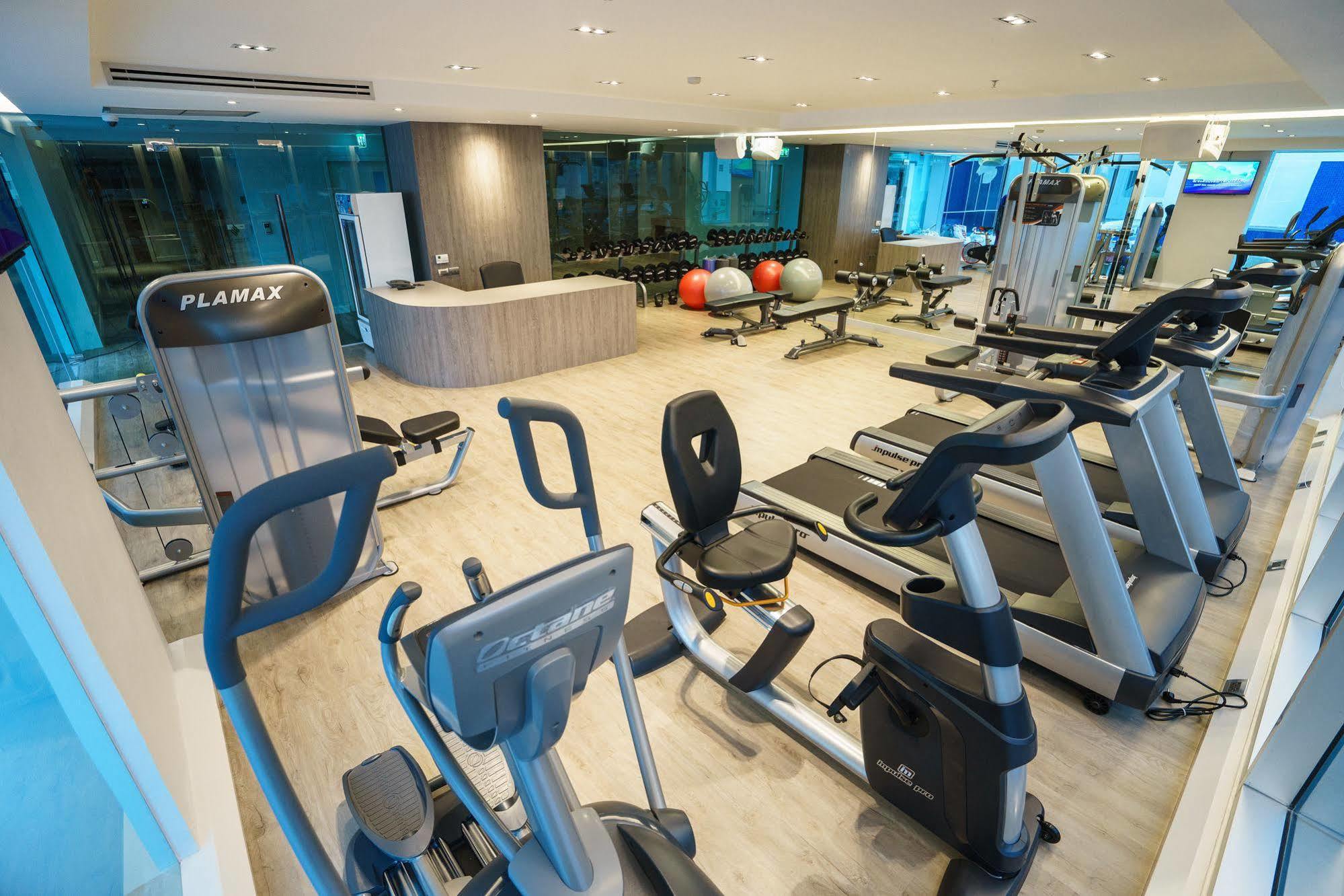 New Season Square Hotel Хатъяй Экстерьер фото